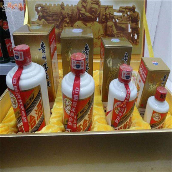望城回收整箱茅台多少钱哪里回收(附近上门回收茅台酒）